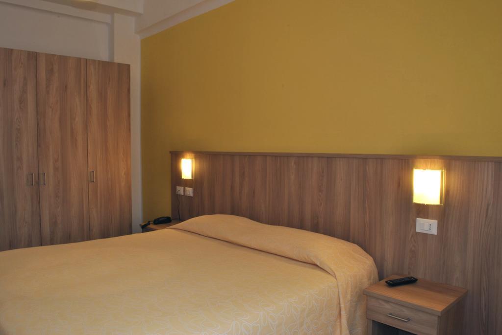 Hotel Bristol Laigueglia Rum bild