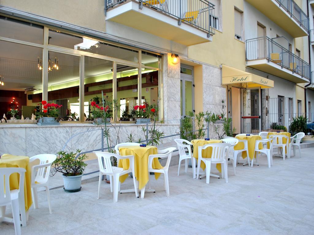 Hotel Bristol Laigueglia Exteriör bild